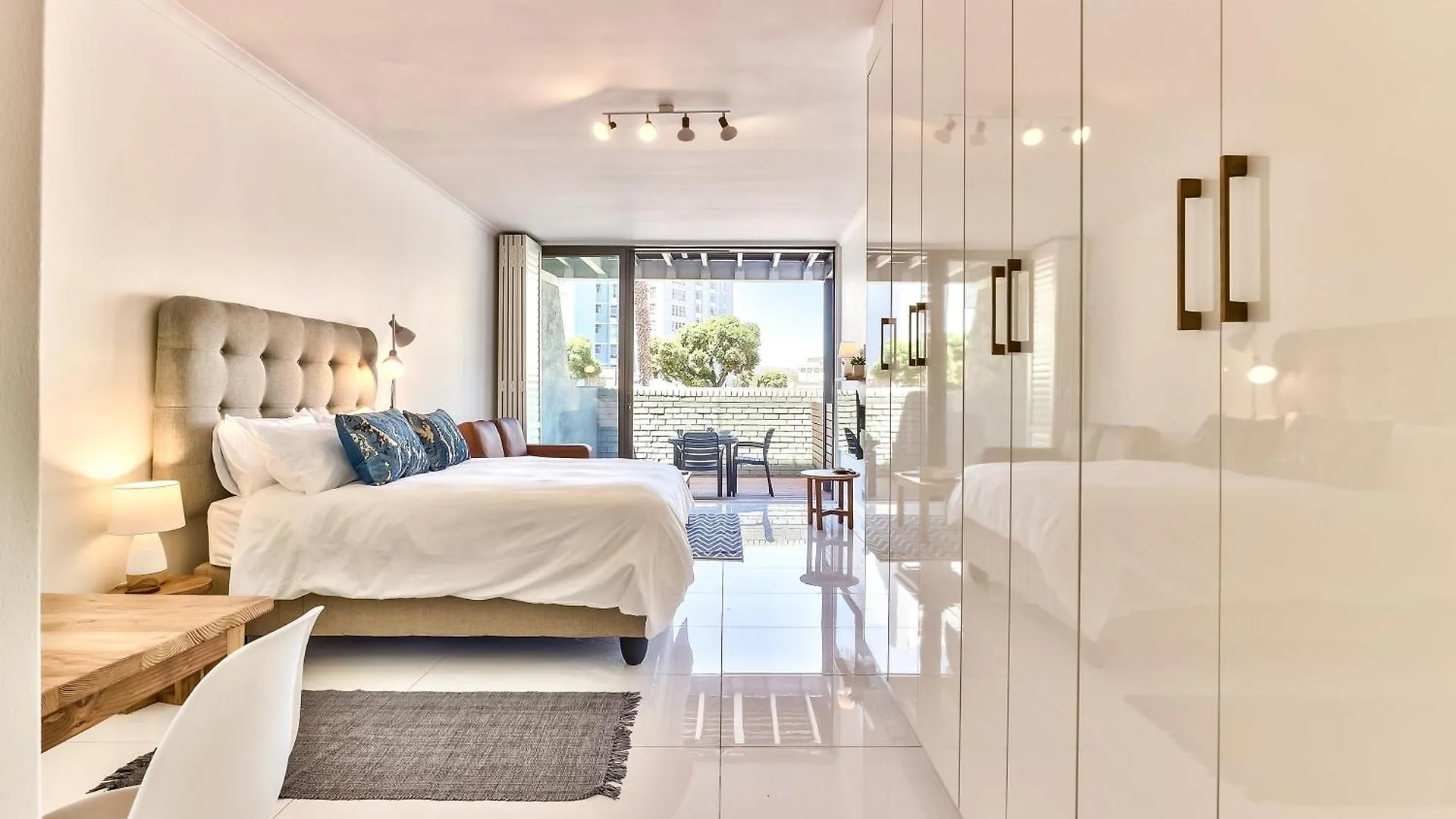 Seaside Retreat With Amazing Views And No Loadshedding Apartment Cape Town